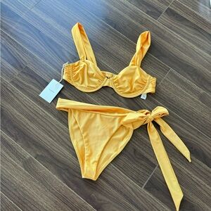 Tularosa Revolve famke Tie-Side Bikini